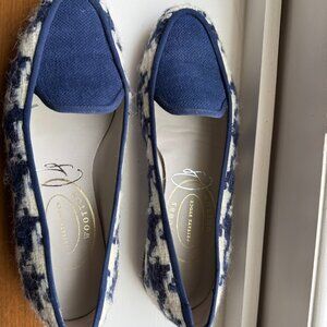 Indigo Houndstooth Stubbs & Wooten Flat